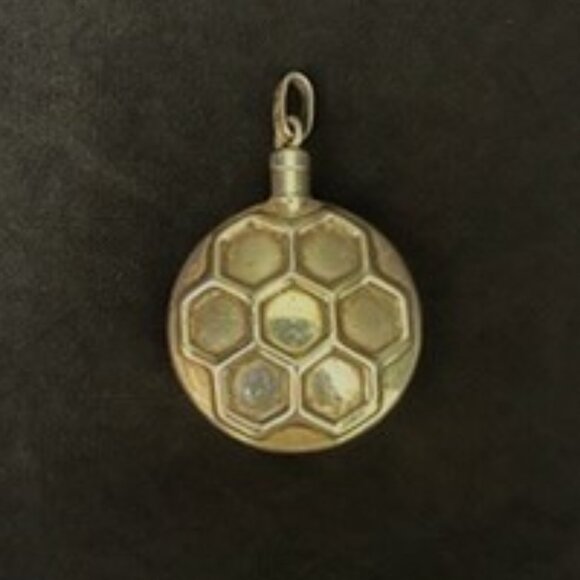 Vintage Mexican Sterling Silver Beehive Perfume Bottle Pendant Marked 925 - Picture 2 of 4